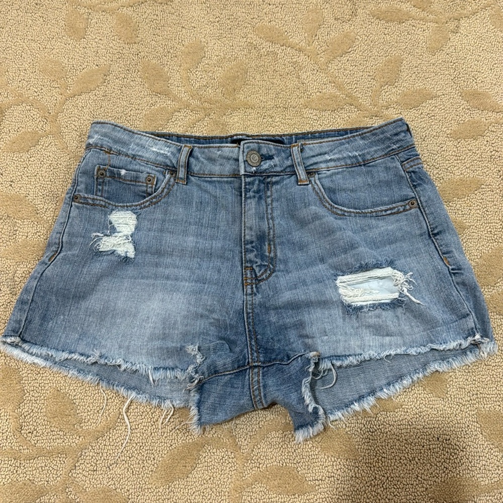 Aeropostale High Waited Shorty Jean Shorts. Women’s‎ 6.